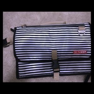 Skip Hop Pronto Signature Changing Station